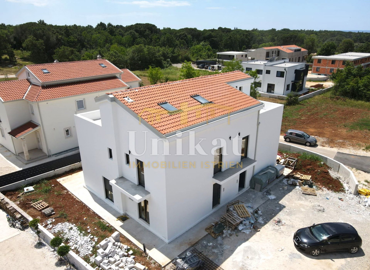 Dvojna hiša v bližini morja, 5 spalnic